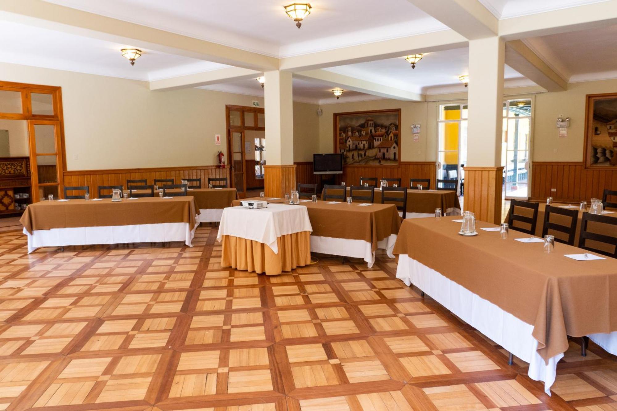 Lp Los Portales Hotel Tarma Extérieur photo