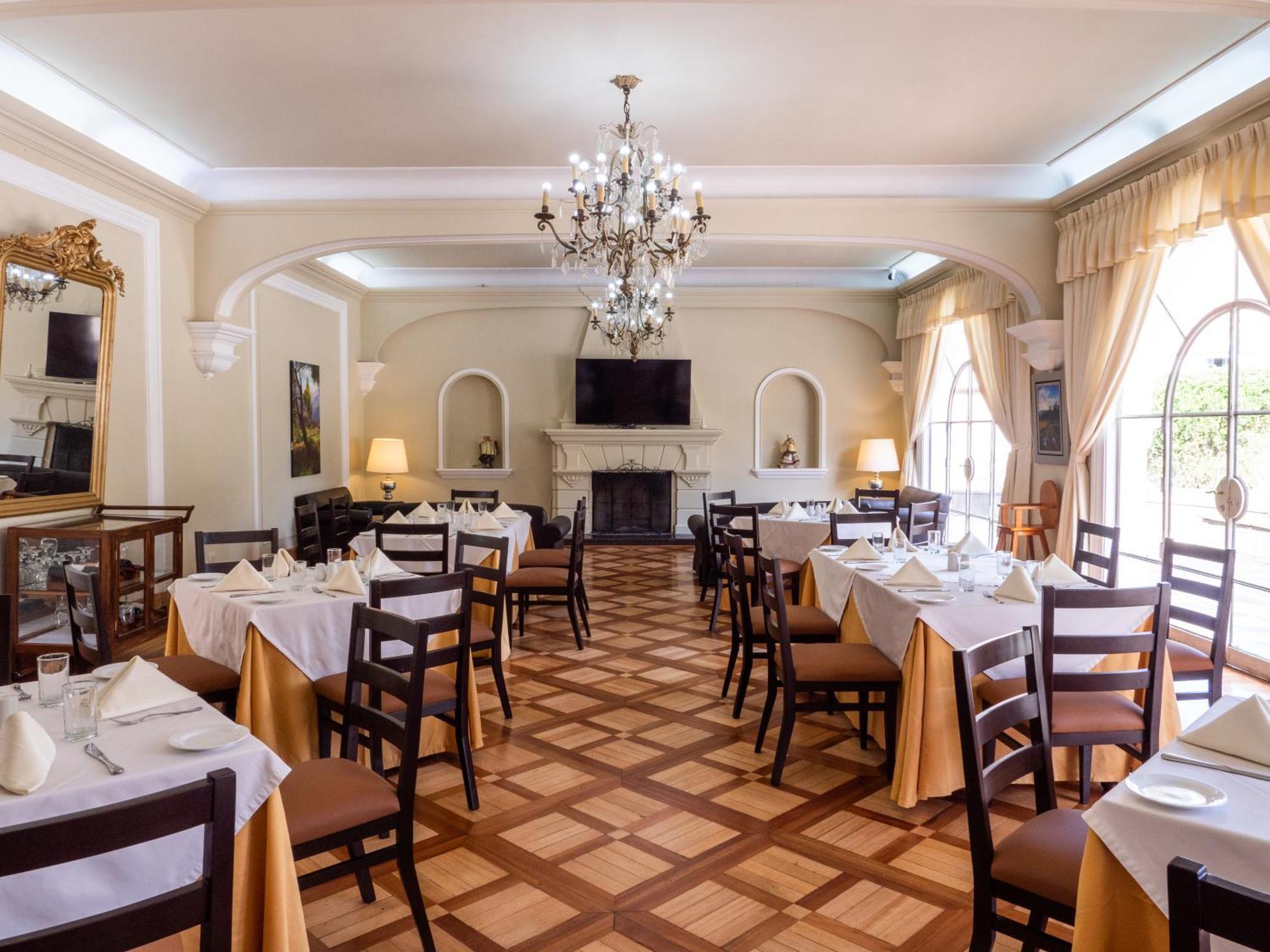 Lp Los Portales Hotel Tarma Extérieur photo