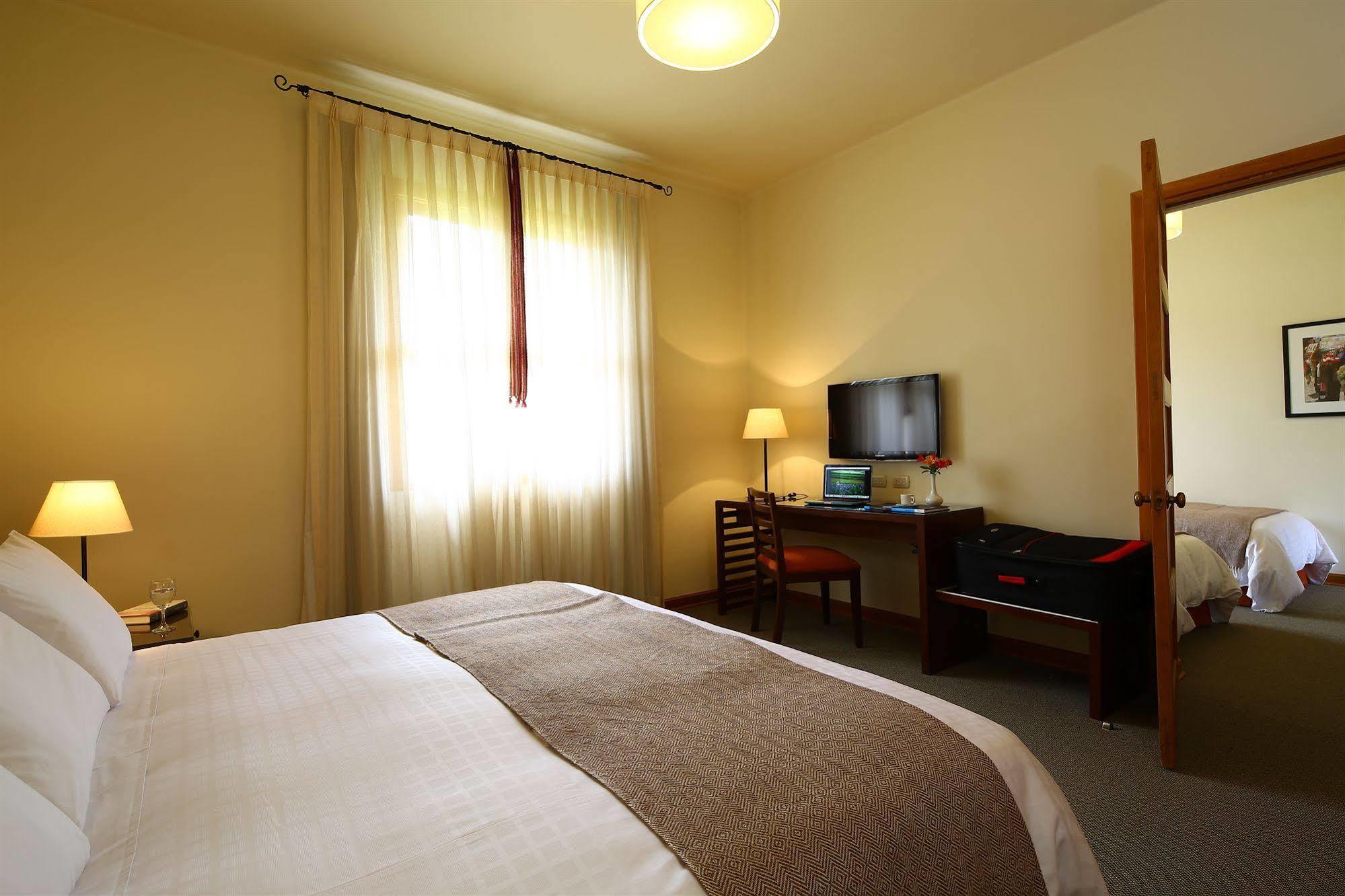 Lp Los Portales Hotel Tarma Extérieur photo