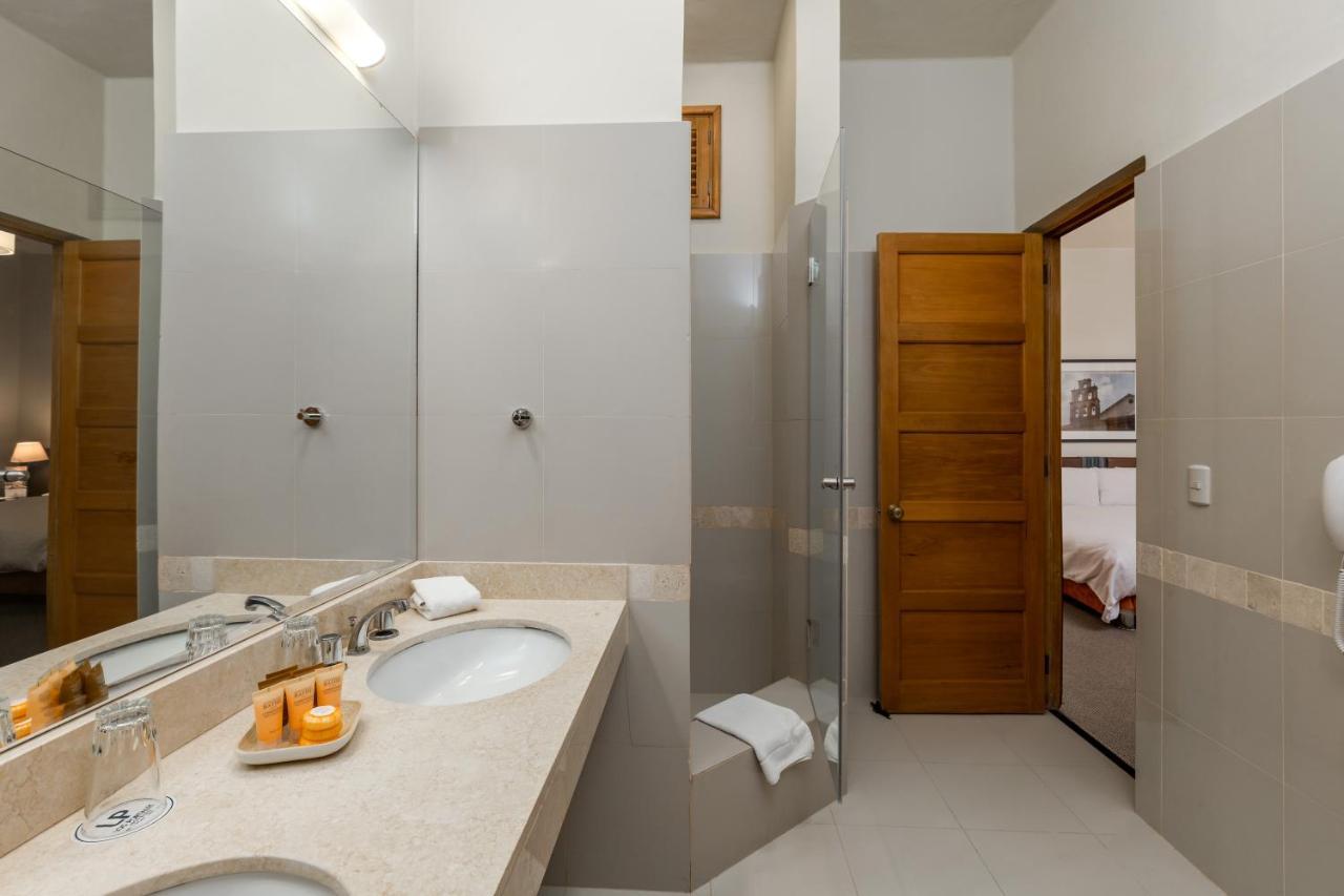 Lp Los Portales Hotel Tarma Extérieur photo